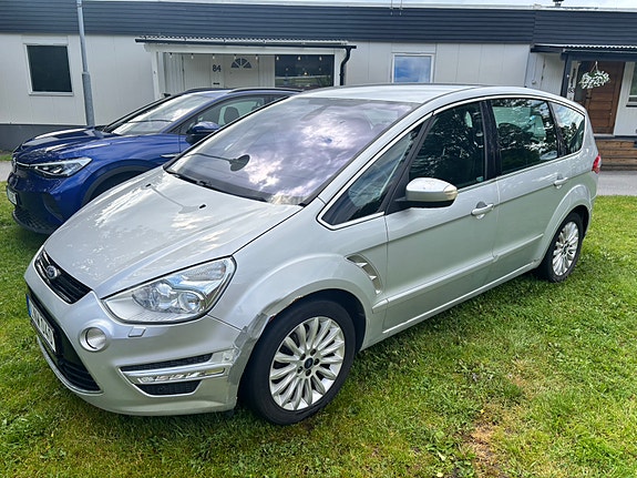 Ford S-MAX 2 of 13