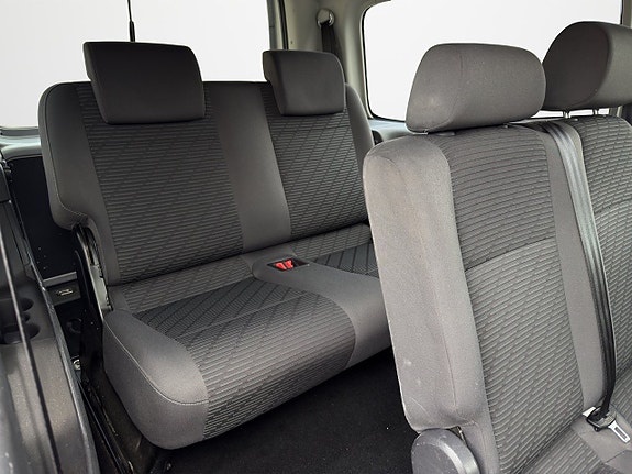 Volkswagen Caddy Maxi 13 of 15