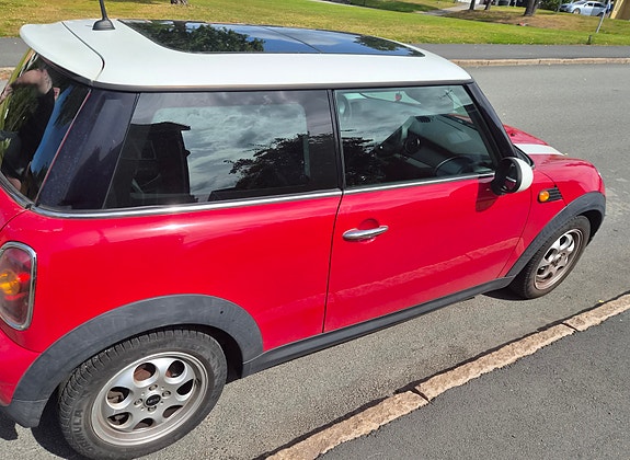 MINI Cooper 13 of 13