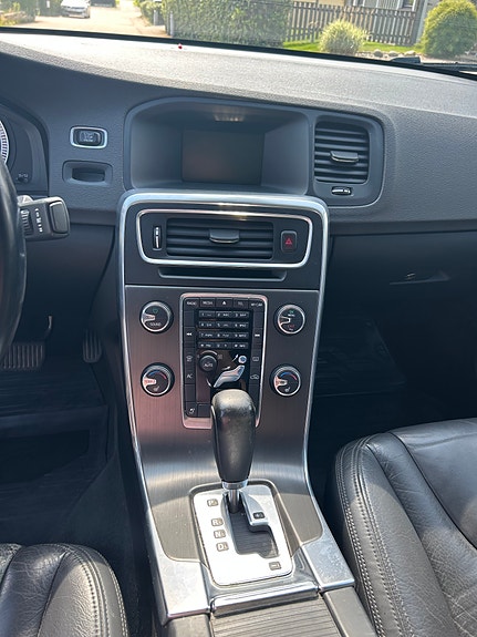 Volvo S60 7 of 8