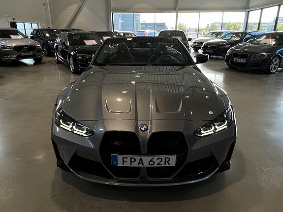 BMW M4 4 of 15