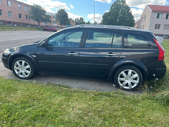 Renault Megane II 2 of 3
