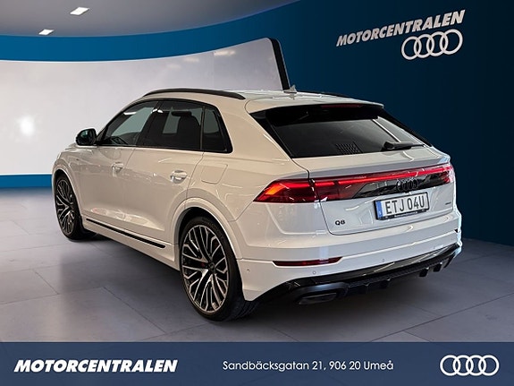 Audi Q8 3 of 19