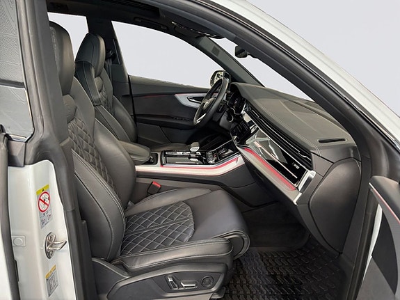 Audi Q8 11 of 19