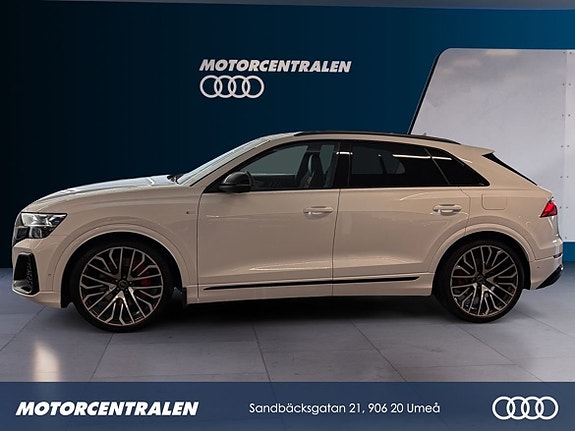 Audi Q8 2 of 19