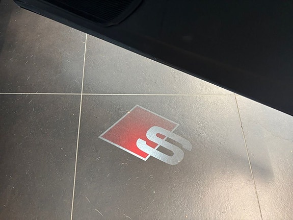 Audi Q8 16 of 19