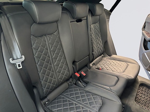 Audi Q8 14 of 19