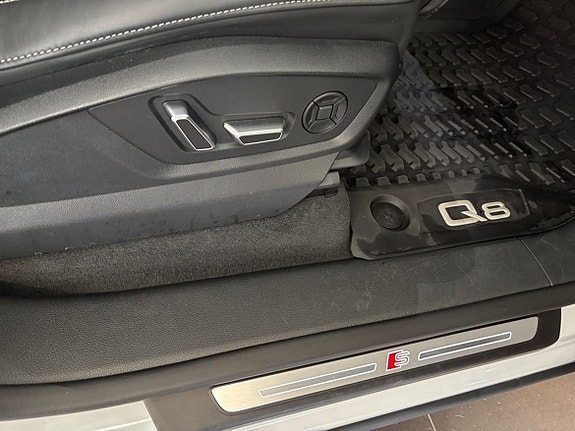 Audi Q8 15 of 19