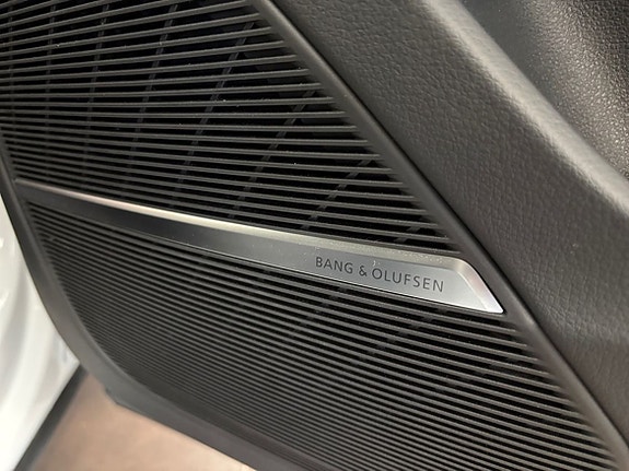 Audi Q8 13 of 19