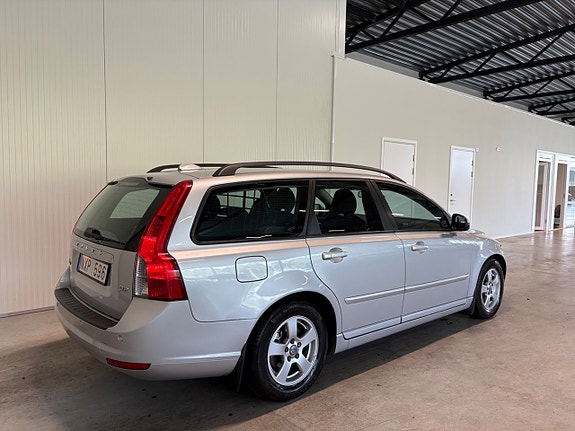 Volvo V50 3 of 18