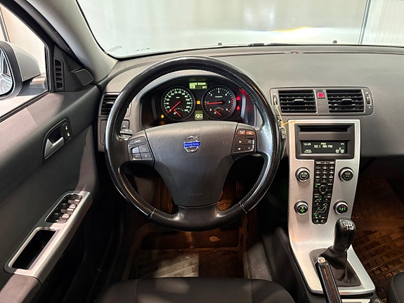 Volvo V50 9 of 18