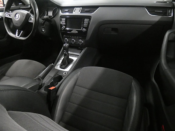 Skoda Octavia 15 of 19