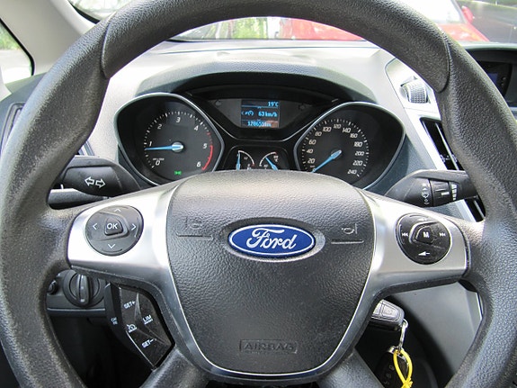 Ford C-Max 8 of 12