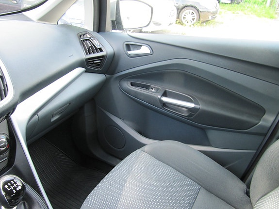 Ford C-Max 9 of 12