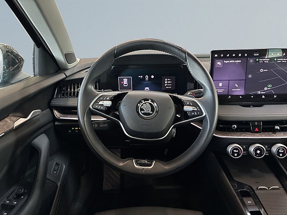 Skoda Superb 9 of 27