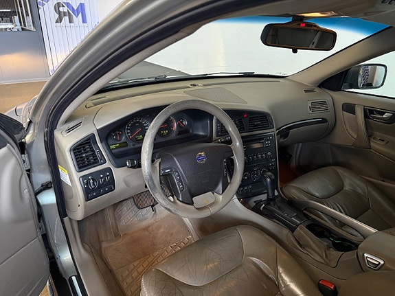 Volvo XC70 8 of 15