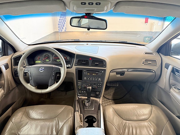 Volvo XC70 12 of 15