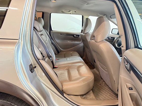 Volvo XC70 14 of 15
