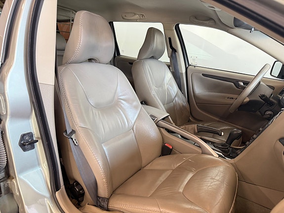 Volvo XC70 11 of 15