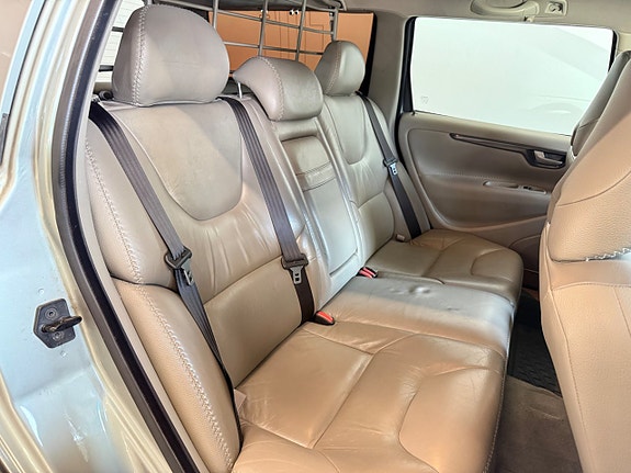 Volvo XC70 15 of 15