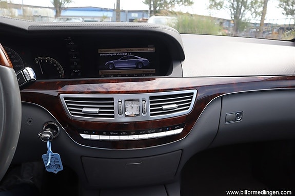 Mercedes-Benz S500 12 of 27