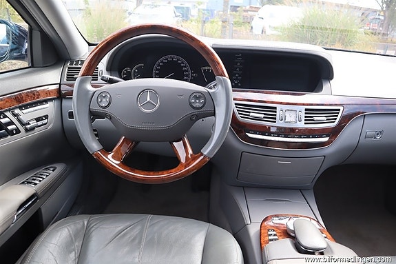 Mercedes-Benz S500 6 of 27