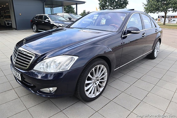 Mercedes-Benz S500 2 of 27