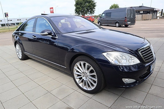 Mercedes-Benz S500 8 of 27
