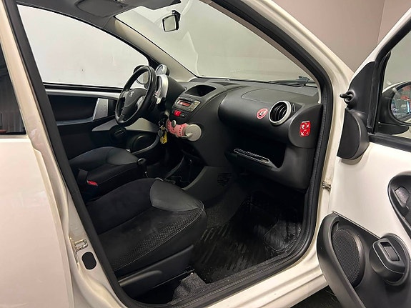 Peugeot 107 11 of 17