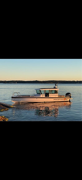 AXOPAR 28 AC CABIN MED 300HK, AUTOPILOT, RADAR, 12” 2 of 7