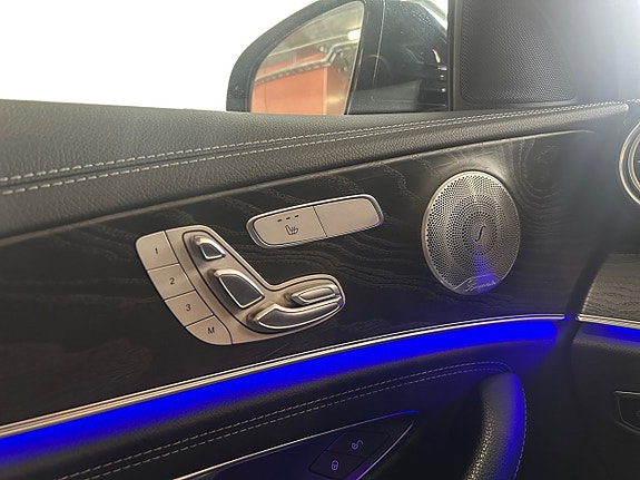 Mercedes-Benz E300 de 16 of 28
