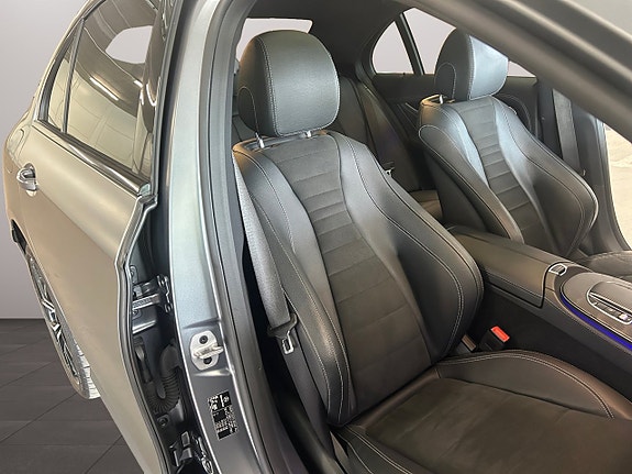 Mercedes-Benz E300 de 15 of 28