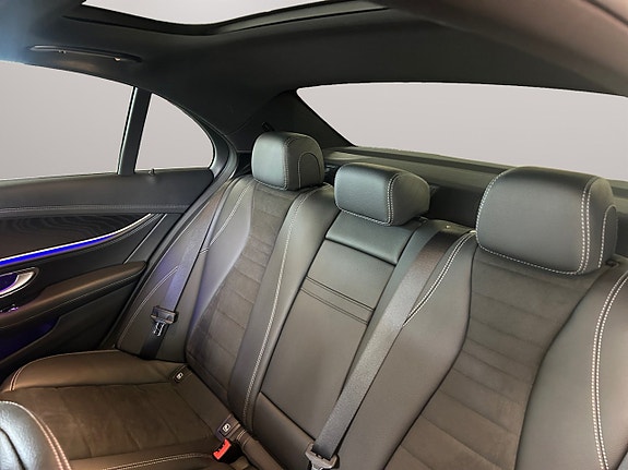Mercedes-Benz E300 de 14 of 28