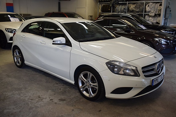 Mercedes-Benz A180 2 of 14