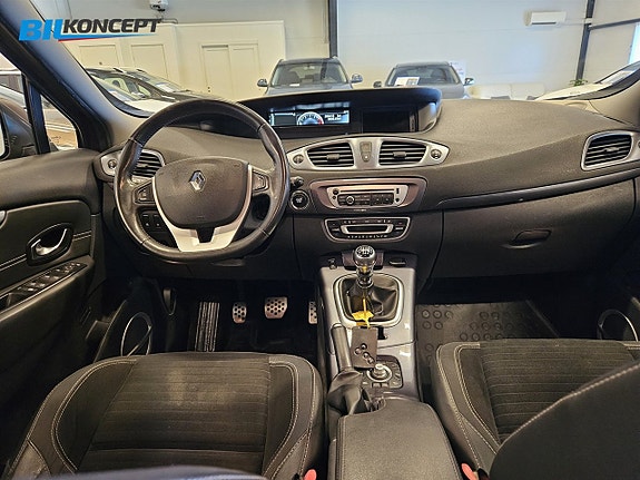 Renault Scenic XMod 17 of 19