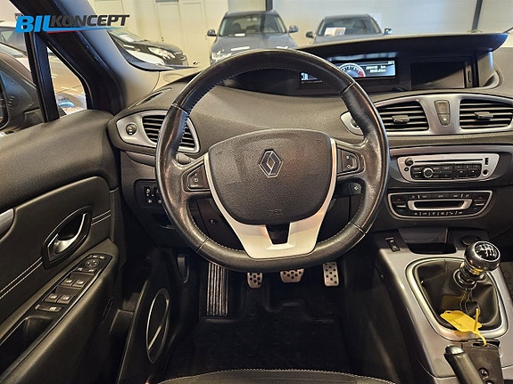 Renault Scenic XMod 18 of 19