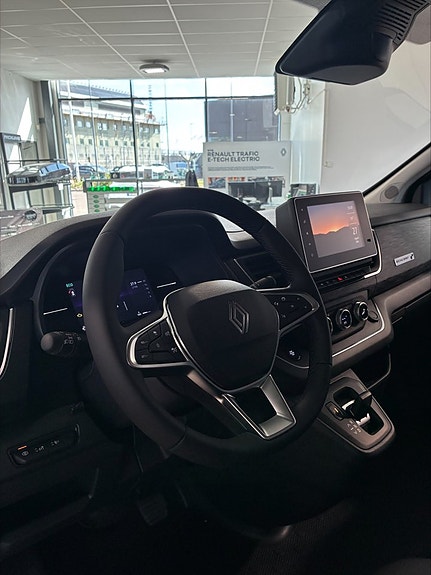 Renault Trafic 11 of 19