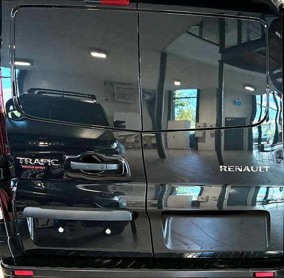 Renault Trafic 12 of 19