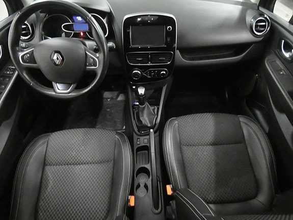 Renault Clio 12 of 16