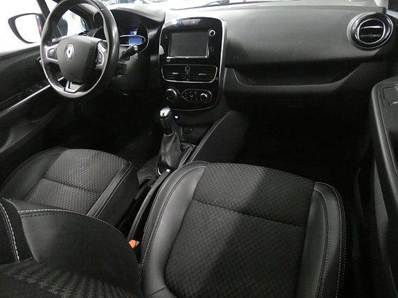 Renault Clio 13 of 16