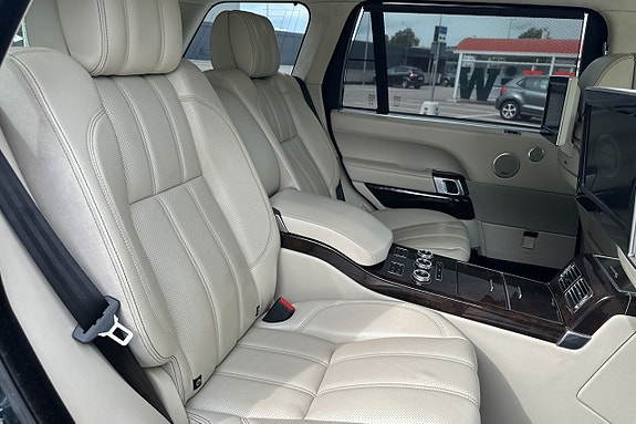 Land Rover Range Rover 24 of 30