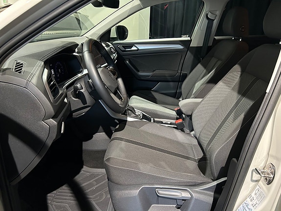 Volkswagen T-Roc 14 of 22