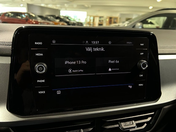 Volkswagen T-Roc 19 of 22