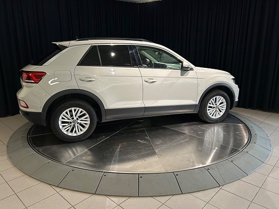Volkswagen T-Roc 10 of 22