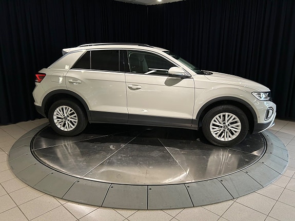 Volkswagen T-Roc 11 of 22