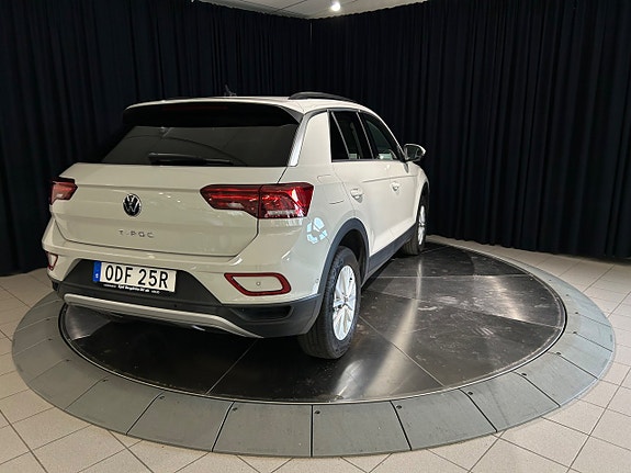 Volkswagen T-Roc 8 of 22