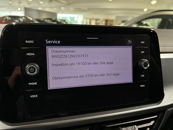 Volkswagen T-Roc 21 of 22