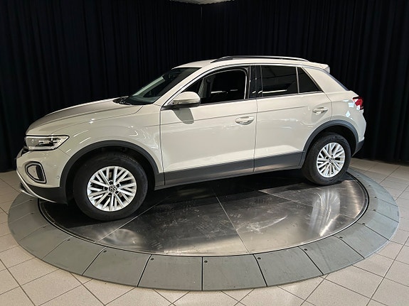 Volkswagen T-Roc 3 of 22