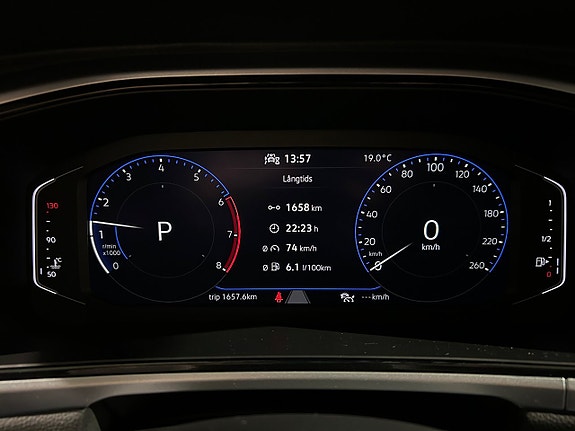 Volkswagen T-Roc 18 of 22
