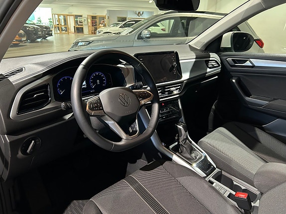 Volkswagen T-Roc 15 of 22